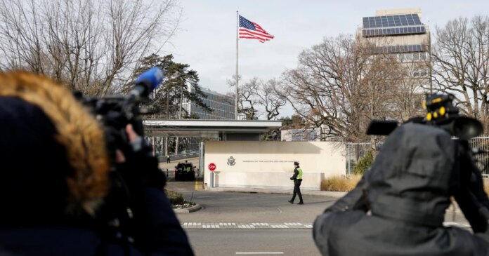 U.S. and Ukraine hold peace deal talks as lawmakers and allies voice concerns over Russian 'wish list'