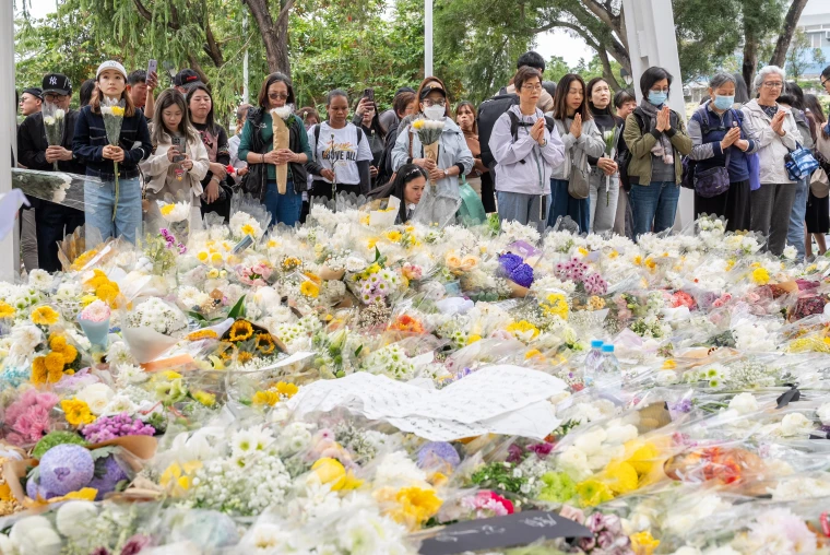 Image: Hong Kong Grieves Vicitims Of Tragic Apartment Fire