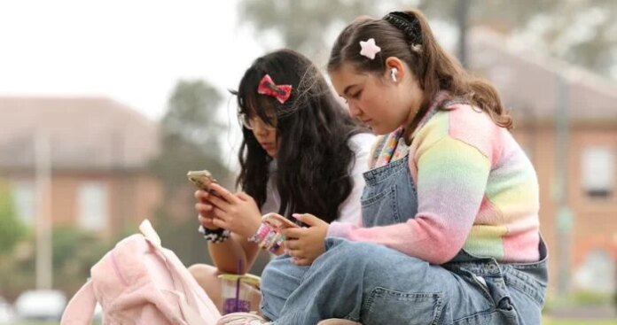 Australian teen social media ban brings holiday headspace woes