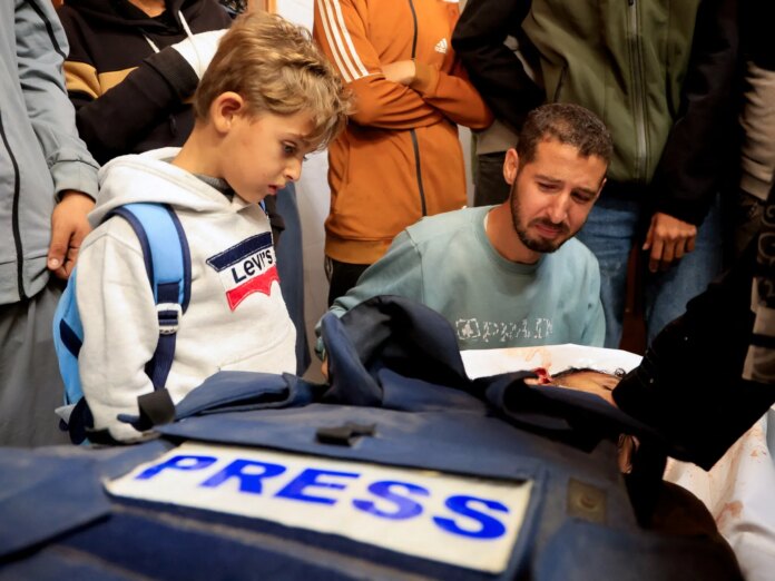 Israel kills over 700 relatives of Palestinian journalists in Gaza: Report | Israel-Palestine conflict News