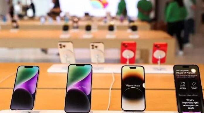 India proposes forcing smartphone makers to give source code in security overhaul