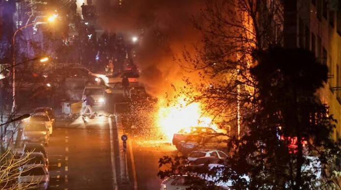 US imposes sanctions on Iran over 'crackdown' on protesters