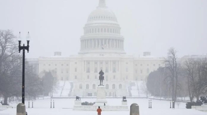 Historic winter storm kills at least 10 across US