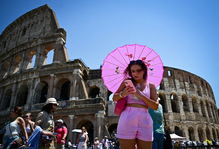 TOPSHOT-ITALY-HEAT-WEATHER-CLIMATE