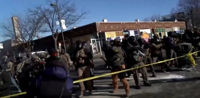 Federal immigration agents kill another US citizen in Minneapolis, sparking protests