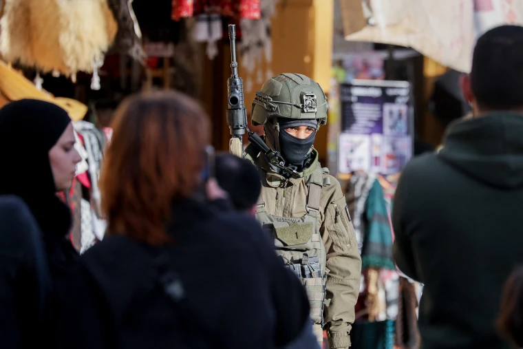 Israeli-Soldiers-Patrol-Hebrons-Old-City