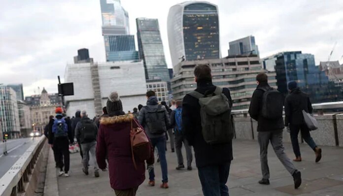 Law firms helping migrants pose as gay to get asylum in UK: report