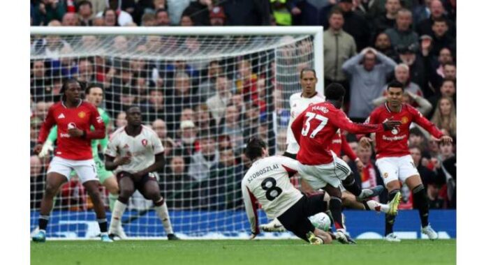 Manchester United edge Liverpool in Premier League thriller