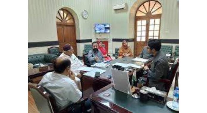 DC Larkana Meeting with Secretary of Agriculture