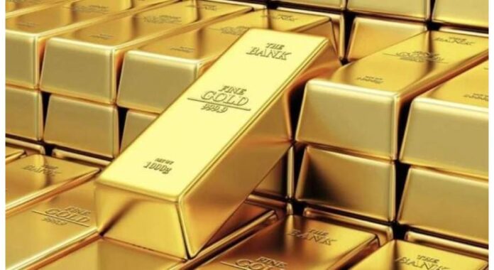 Gold prices in Pakistan jump Rs11,000 per tola amid global surge