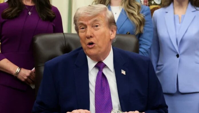 Trump says Iran ceasefire on 'life support' after rejecting Tehran's response