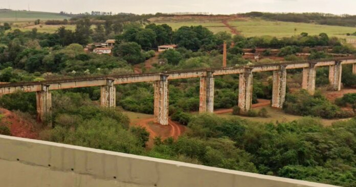 Three instructors charged in bridge-jumping death of woman not secured to rope
