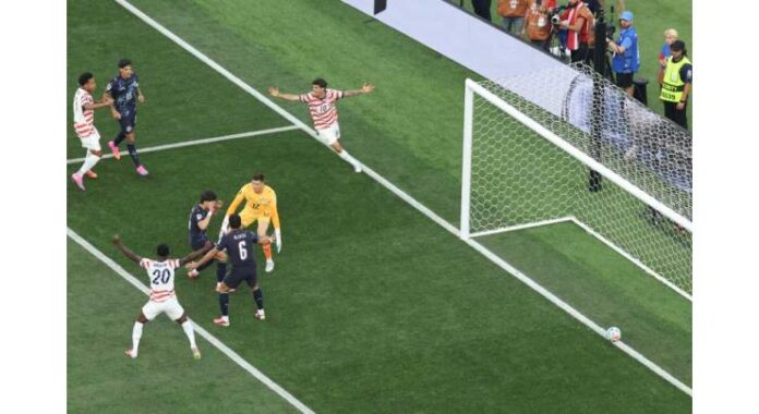US thrash Paraguay 4-1 for dream World Cup start