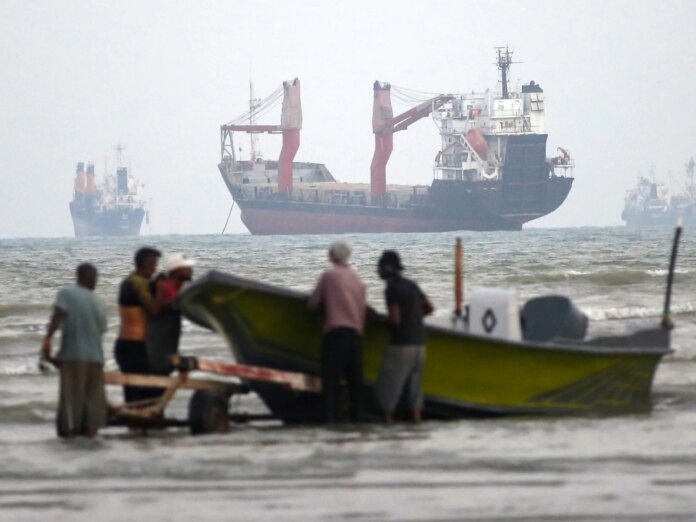 Temporary Hormuz solution deferred as Iran-Arab summit falls through | GCC