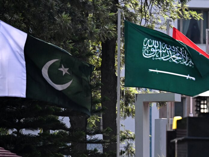 Pakistan pledges full committment to defence of Saudi Arabia | Military News