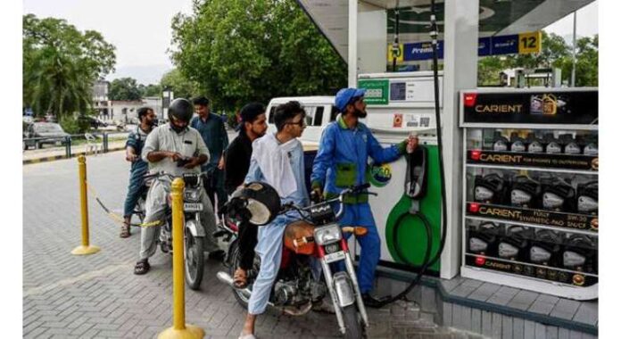 ECC Approves Rs500 Weekly Fuel Relief for Motorcycles and Rickshaws, Rs1,000 Discount Fuel for Small Cars in 10 Days