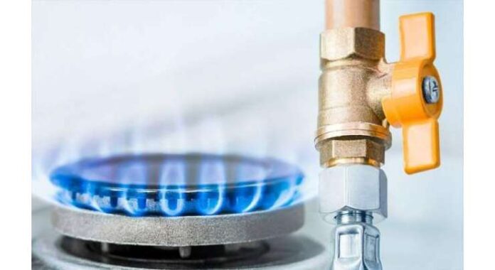 Gas Load Shedding, Expensive LPG Worsen Lahore Residents’ Problems