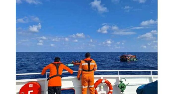 Indonesia: Passenger Ship Sinks, 6 Dead, 130 Missing, Fears of More Deaths