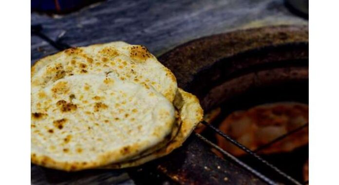 Lahore Deputy Commissioner Orders Sale of Naan at Rs20, Roti at Rs14