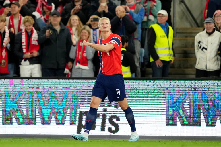 OSLO, NORWAY - SEPTEMBER 24: Erling Haaland of Norway celebrates scoring his team’s second goal during the UEFA Nations League 2026/27 group phase match between Norway and Denmark at Ullevaal Stadion on September 24, 2026 in Oslo, Norway. (Photo by Marius Nordnes / Nordnes Foto/Getty Images)
