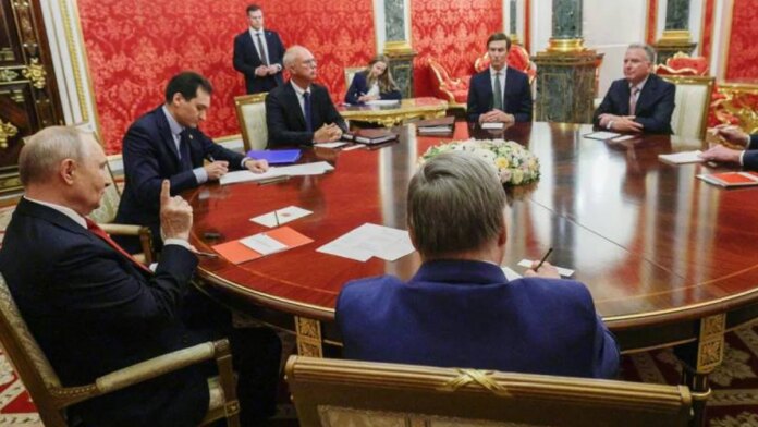 Putin meets US envoys for Ukraine war talks